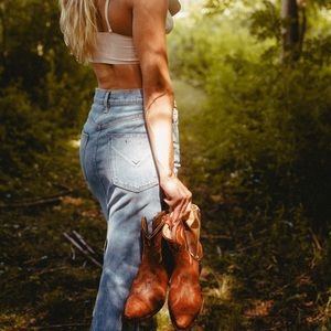 Midi Hudson Paloma denim skirt.